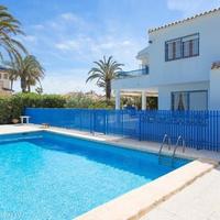 Villa in the city center in Spain, Comunitat Valenciana, Alicante, 196 sq.m.