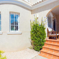 Villa in the city center in Spain, Comunitat Valenciana, Alicante, 93 sq.m.