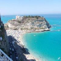 Apartment in the city center, at the first line of the sea / lake in Italy, Vibo Valentia, 180 sq.m.