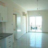 Flat in the suburbs in Republic of Cyprus, Eparchia Pafou, 74 sq.m.