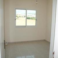 Flat in the suburbs in Republic of Cyprus, Eparchia Pafou, 74 sq.m.