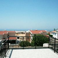 Flat in the suburbs in Republic of Cyprus, Eparchia Pafou, 74 sq.m.