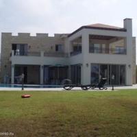 Villa at the first line of the sea / lake in Republic of Cyprus, Eparchia Pafou, 238 sq.m.