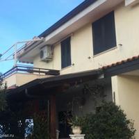 Apartment at the second line of the sea / lake, in the city center in Italy, Vibo Valentia, 79 sq.m.