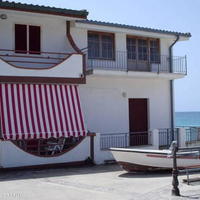 Apartment at the first line of the sea / lake in Italy, Liguria, 80 sq.m.