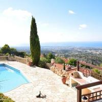 Villa in the suburbs in Republic of Cyprus, Eparchia Pafou