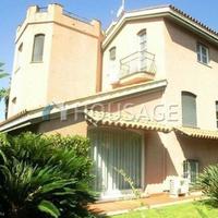Villa in Italy, San Donnino, 359 sq.m.