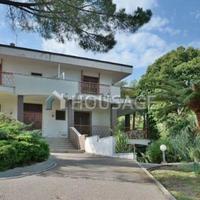 Villa in Italy, San Donnino, 485 sq.m.