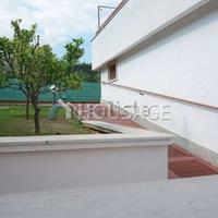 Villa in Italy, San Donnino, 485 sq.m.