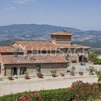 Дом в Италии, Пьенца, 1300 кв.м.