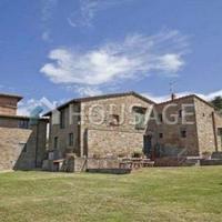 Дом в Италии, Пьенца, 1300 кв.м.