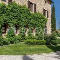 Дом в Италии, Пьенца, 900 кв.м.