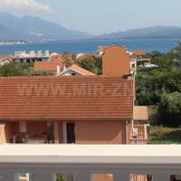 Квартира в пригороде в Черногории, 66 кв.м.