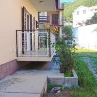 Дом на второй линии моря/озера в Черногории, 100 кв.м.