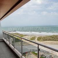 Flat at the first line of the sea / lake in Bulgaria, Burgas Province, Elenite, 159 sq.m.