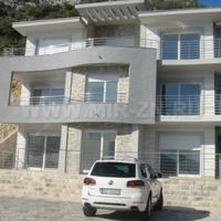 Flat at the first line of the sea / lake in Montenegro, 45 sq.m.