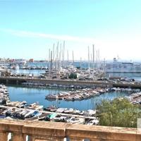 Flat at the first line of the sea / lake in Spain, Balearic Islands, Palma, 225 sq.m.