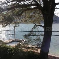 Дом на первой линии моря/озера в Черногории, 70 кв.м.