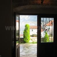 Вилла на первой линии моря/озера в Черногории, 287 кв.м.