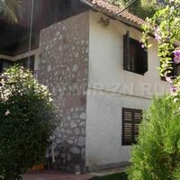 Вилла на первой линии моря/озера в Черногории, 104 кв.м.