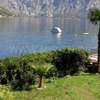 Вилла на первой линии моря/озера в Черногории, 104 кв.м.