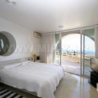 Villa in Spain, Balearic Islands, Palma, 300 sq.m.