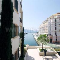 Апартаменты на первой линии моря/озера в Черногории, 106 кв.м.
