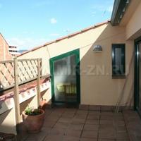 Penthouse at the first line of the sea / lake in Spain, Catalunya, Barcelona, 140 sq.m.