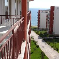 Flat at the first line of the sea / lake in Bulgaria, Burgas Province, Elenite, 71 sq.m.
