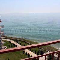 Flat at the first line of the sea / lake in Bulgaria, Burgas Province, Elenite, 67 sq.m.