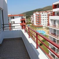 Flat at the first line of the sea / lake in Bulgaria, Burgas Province, Elenite, 67 sq.m.