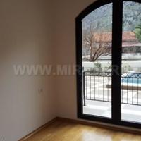 Апартаменты на первой линии моря/озера в Черногории, 49 кв.м.