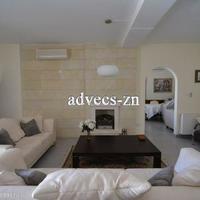 House in the suburbs in Republic of Cyprus, Eparchia Pafou, 221 sq.m.