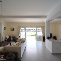 House in the suburbs in Republic of Cyprus, Eparchia Pafou, 221 sq.m.