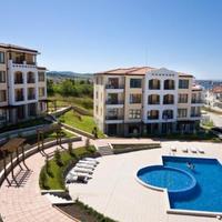 Апартаменты на первой линии моря/озера, в пригороде в Болгарии, Бургасская область, Елените, 85 кв.м.