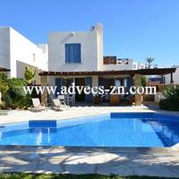 Villa at the first line of the sea / lake in Republic of Cyprus, Eparchia Pafou, 278 sq.m.