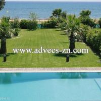 Villa at the first line of the sea / lake in Republic of Cyprus, Eparchia Larnakas, 237 sq.m.