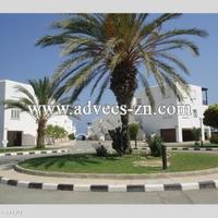 Flat at the first line of the sea / lake in Republic of Cyprus, Eparchia Larnakas, 100 sq.m.
