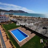 Апартаменты на первой линии моря/озера в Испании, Каталония, Жирона, 86 кв.м.