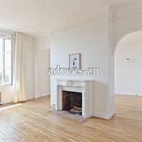 Flat in France, Ile-de-France, Paris, 151 sq.m.