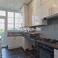 Flat in France, Ile-de-France, Paris, 151 sq.m.