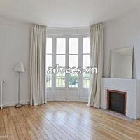 Flat in France, Ile-de-France, Paris, 151 sq.m.