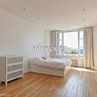 Flat in France, Ile-de-France, Paris, 151 sq.m.