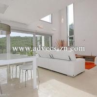 Villa in Spain, Comunitat Valenciana, Alicante, 346 sq.m.
