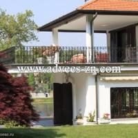 Villa at the first line of the sea / lake in Italy, Lombardia, Varese, 600 sq.m.