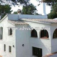 House at the first line of the sea / lake in Spain, Catalunya, Girona, 175 sq.m.