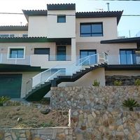 Villa in the suburbs in Spain, Catalunya, Barcelona, 301 sq.m.