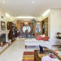 Дом в центре города в Португалии, Албуфейра, 185 кв.м.
