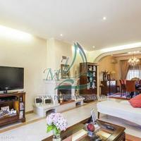 Дом в центре города в Португалии, Албуфейра, 185 кв.м.