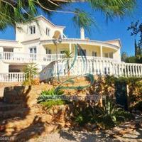 Вилла в центре города в Португалии, Албуфейра, 444 кв.м.